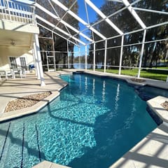 Mickeys Homestead Lakefront Cottage Style South Facing Pool BBQ