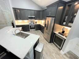 Gorgeous Modern 6BR South Facing Private Pool Hot Tub BBQ Theater 2 Miles Disney