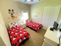 Mickeys Corner Fantastic Huge Private Pool Hot Tub Game RM BBQ