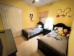 Luxurious Getaway Pool Hot Tub Theater Gym Outdoor Kitchen BBQ 2 Miles to Disney