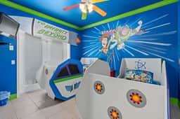 South Facing Pool Hot Tub Themed Rooms Home Theater Swingset Splash Pad BBQ