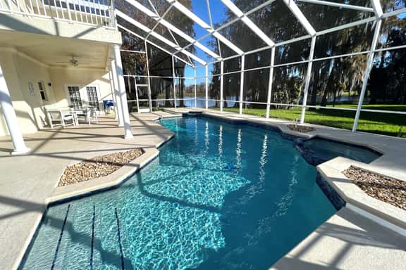 Mickeys Homestead Lakefront Cottage Style South Facing Pool BBQ - Image 1