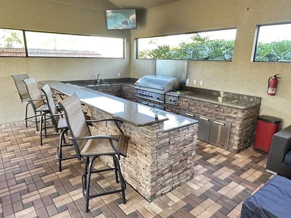 Luxurious Getaway Pool Hot Tub Theater Gym Outdoor Kitchen BBQ 2 Miles to Disney