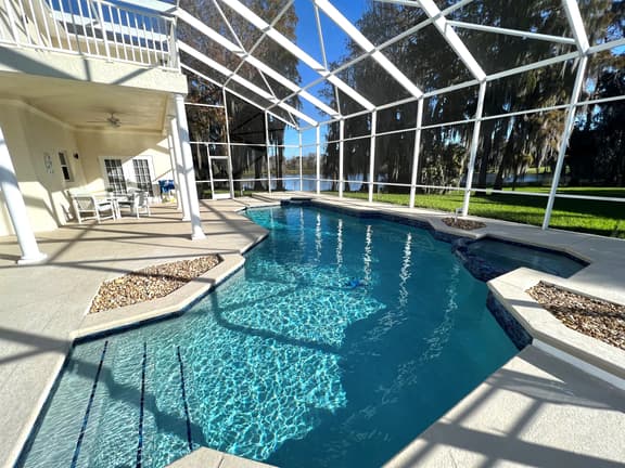 Mickeys Homestead Lakefront Cottage Style South Facing Pool BBQ